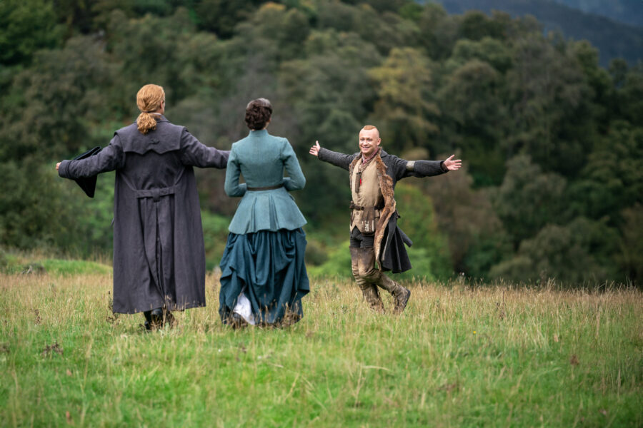Outlander Season 7 Part 2 - Caitriona Balfe as Claire Randall Fraser, Sam Heughan as Jamie Fraser, John Bell as Young Ian