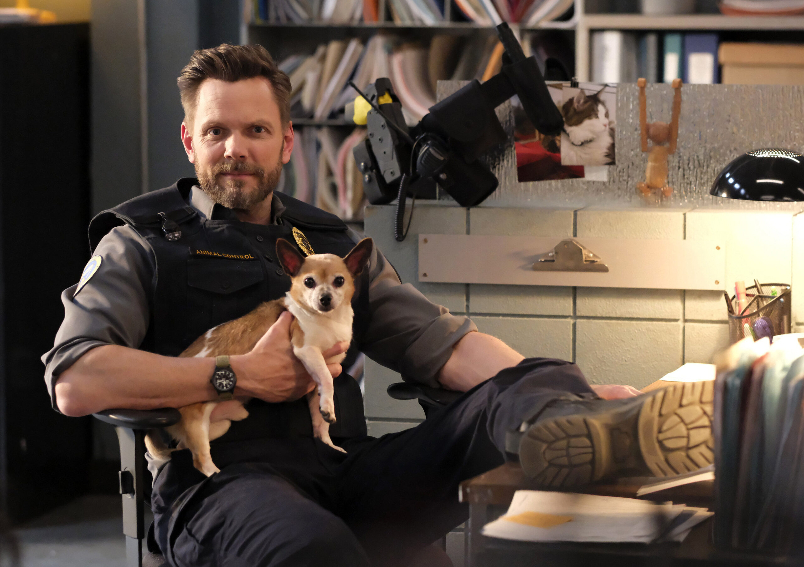 Animal Control 3 Episode 2, Rattlers and Gators" -- Joel McHale
