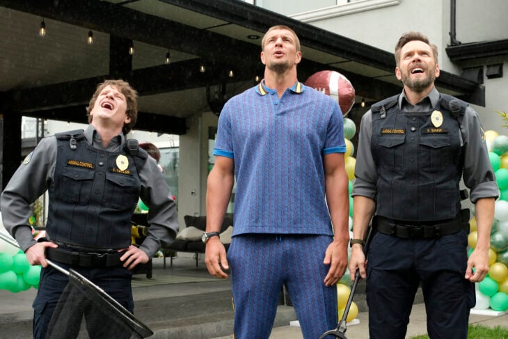 Animal Control Season 3 Episode 6, "Buffalo and Beavers" -- Michael Rowland, Guest Star Rob Gronkowski and Joel McHale