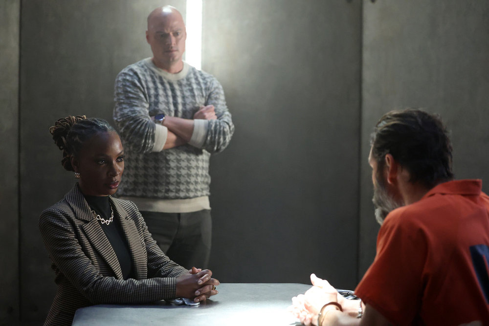 Still from Found Season 2 Episode 18 of Shanola Hampton as Gabi Mosely, Lee Osorio as Ethan, and Mark-Paul Gosselaar as Sir pictured from left to right.