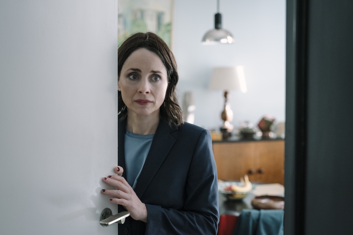 Patience Season 1 Episode 5 Bea Metcalf (Laura Fraser) | Tell-Tale TV Patience Season 1 Episode 5 Bea Metcalf (Laura Fraser)