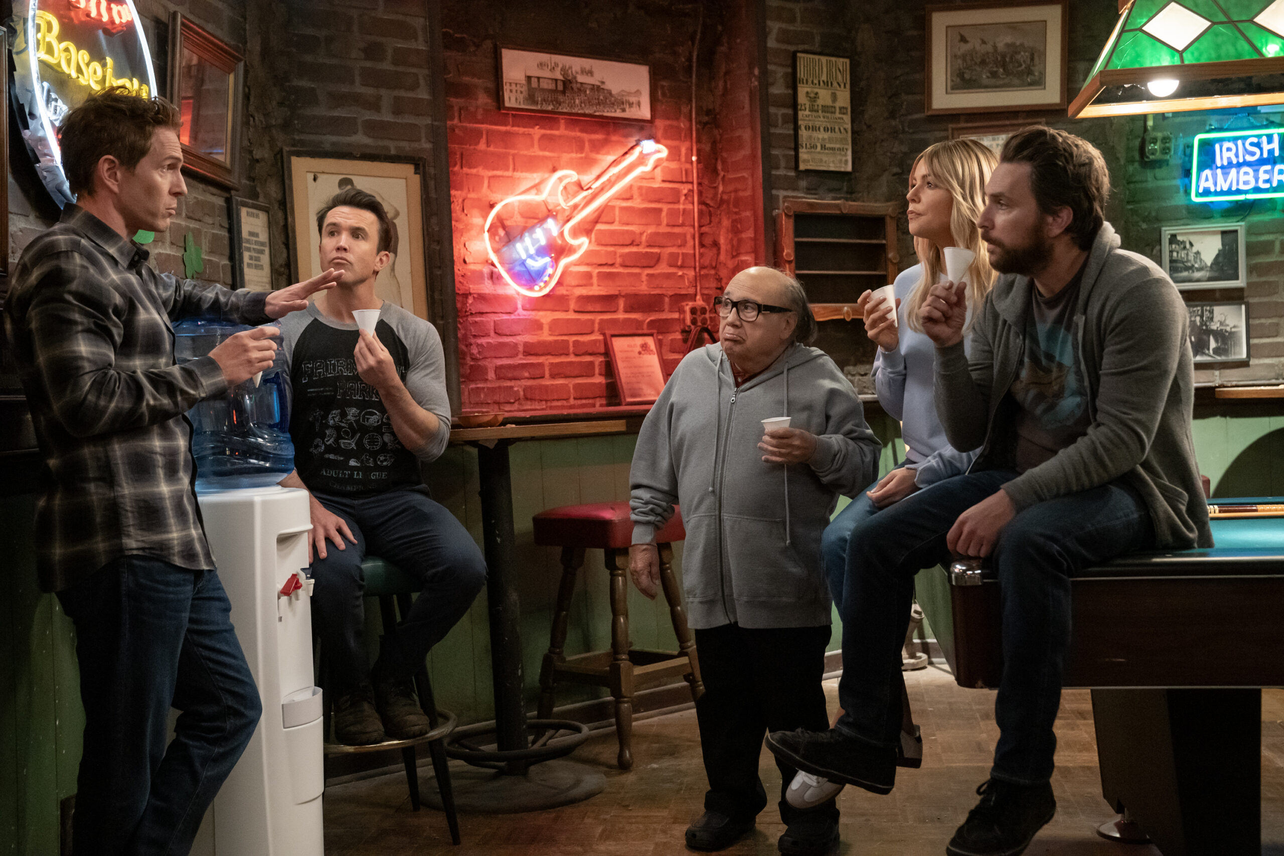 IT'S ALWAYS SUNNY IN PHILADELPHIA Season 17 Episode 4 | Tell-Tale TV IT'S ALWAYS SUNNY IN PHILADELPHIA Season 17 Episode 4