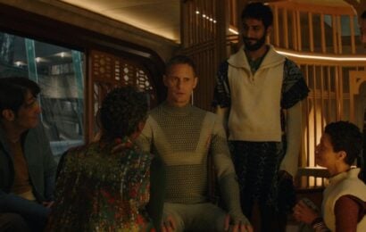 Alexander Skarsgard as SecUnit on Murderbot Season 1 Episode 10, "The Perimeter." Murderbot Season 1 Episode 10 Review: The Perimeter 