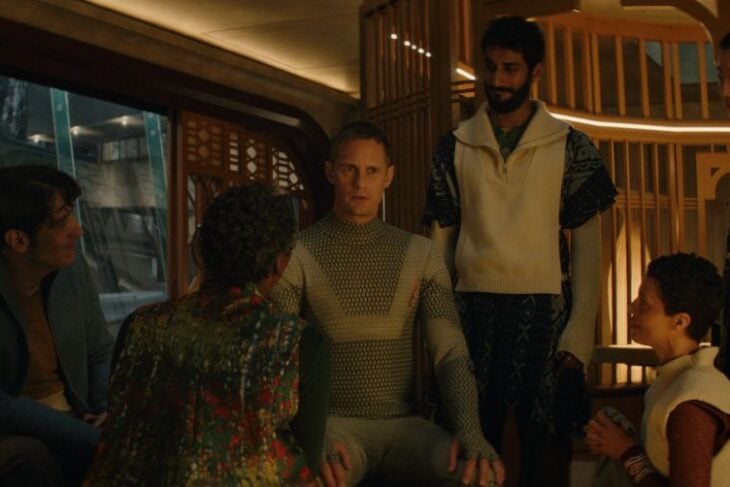 Alexander Skarsgard as SecUnit on Murderbot Season 1 Episode 10, "The Perimeter." Murderbot Season 1 Episode 10 Review: The Perimeter 