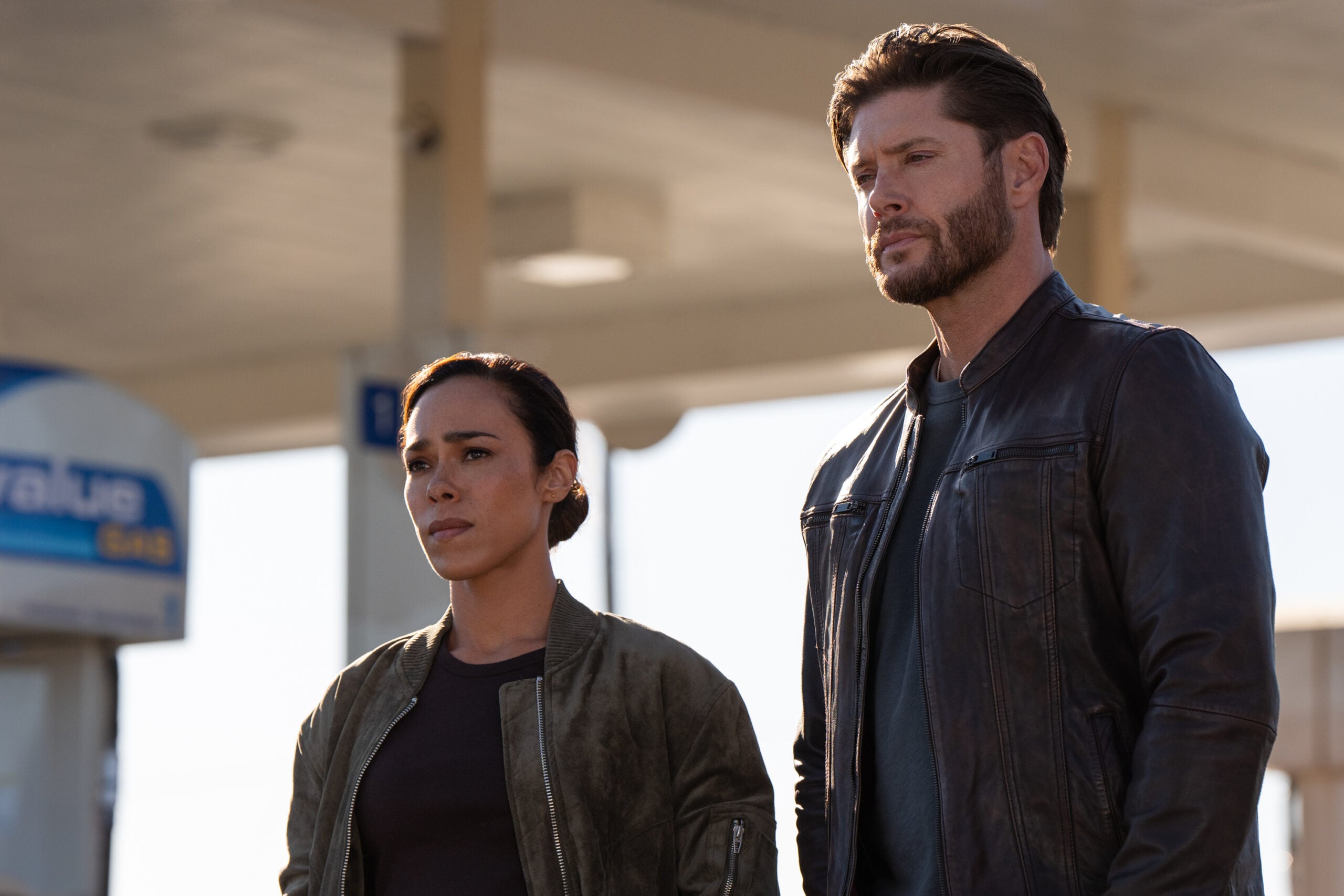 Countdown Season 1 Episode 12, "This is His Signature," - (l-r) Jessica Camacho as Amber Oliveras and Jensen Ackles as Mark Meachum