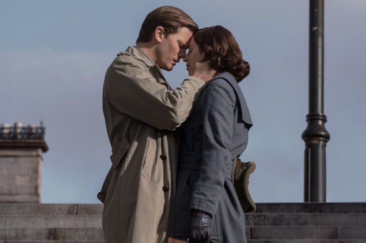Outlander: Blood of my Blood 102 — S.W.A.K. (Sealed With a Kiss), Left to Right: Jeremy Irvine (“Henry Beauchamp”) and Hermione Corfield (“Julia Moriston Beauchamp”) Outlander: Blood of My Blood Season 1 Episode 2 Review: S.W.A.K. (Sealed With A Kiss) 