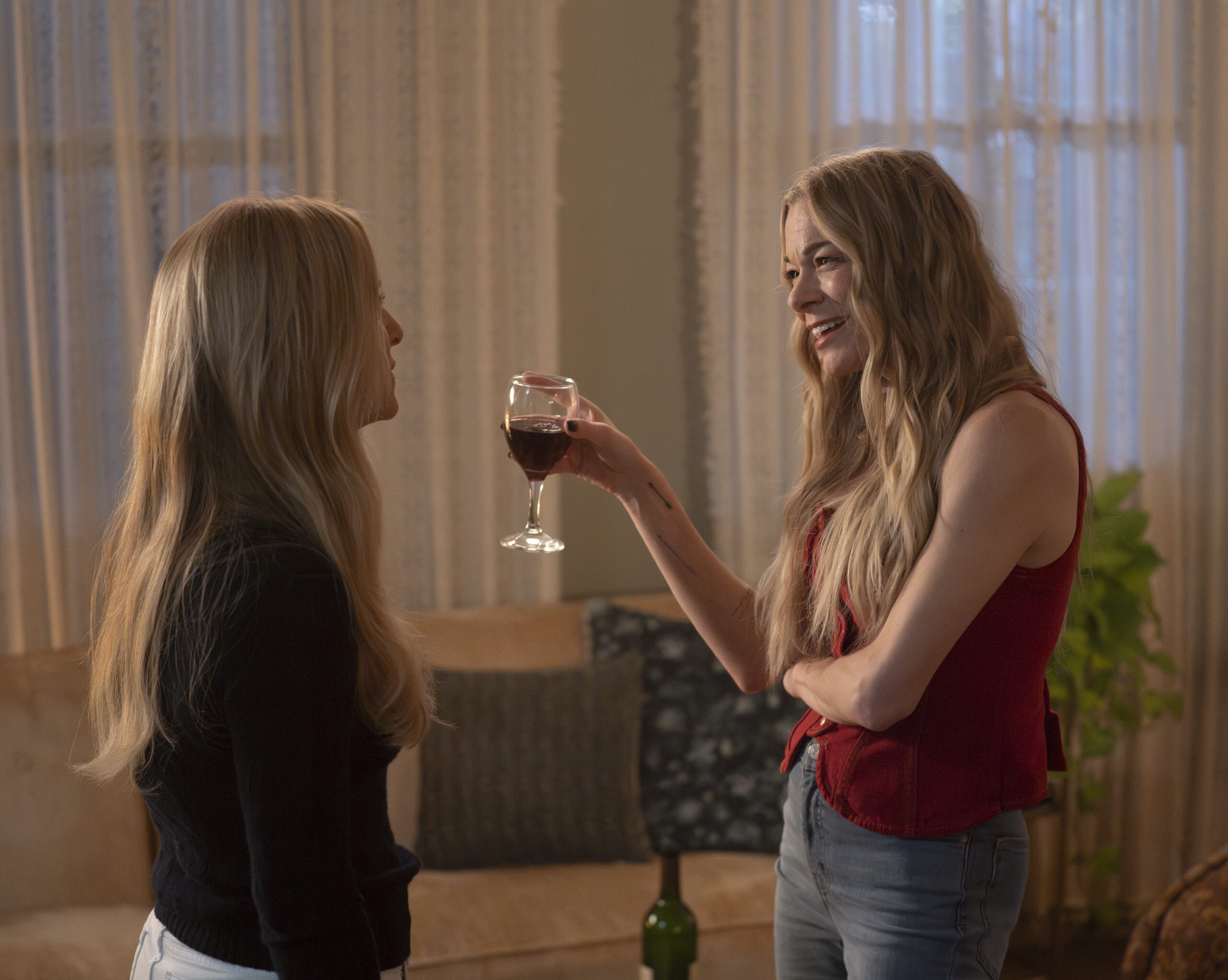 9-1-1: Nashville Season 1 Episode 1, "Pilot." | Tell-Tale TV 9-1-1: Nashville Season 1 Episode 1, "Pilot." What to Expect from 9-1-1: Nashville Season 1 Episode 1: A New Beginning