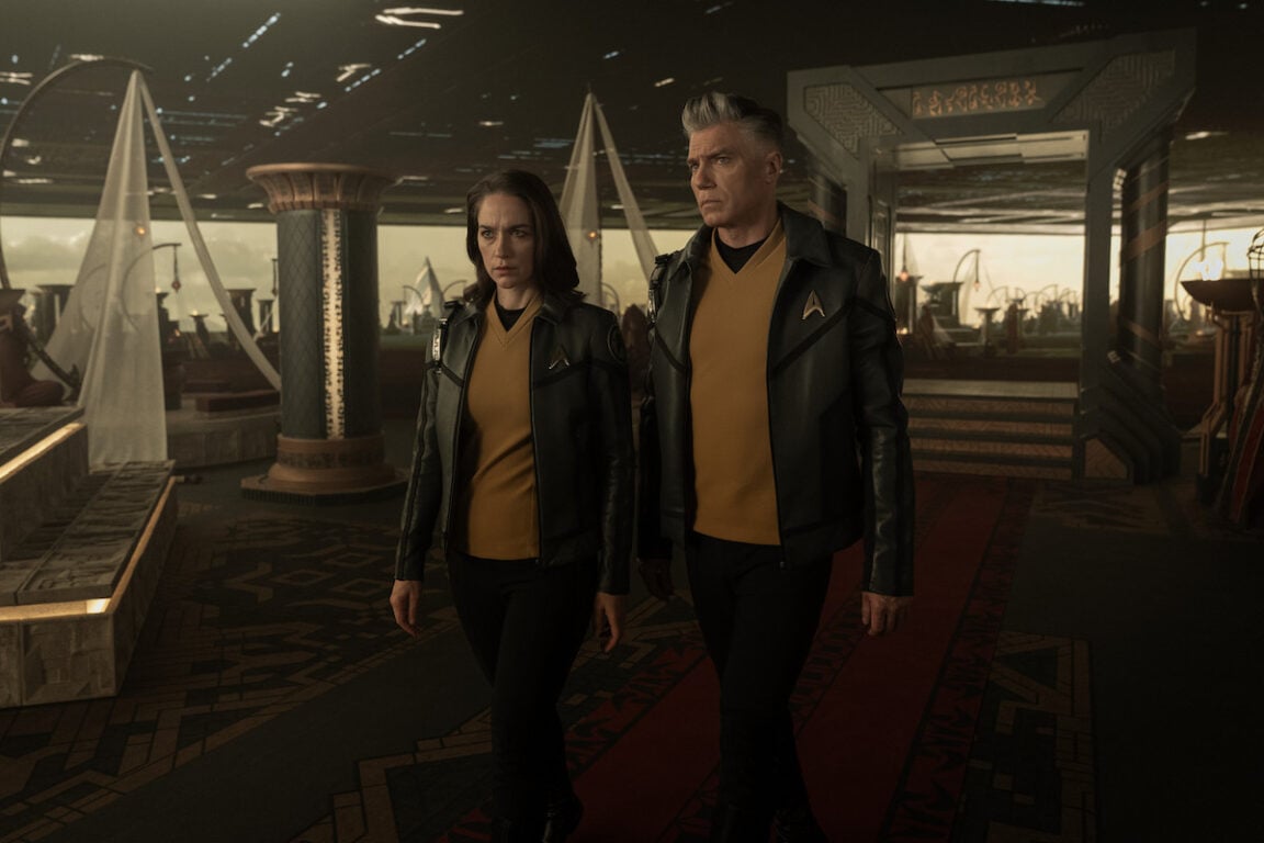 Star Trek como Pike como Batel e Enson Mount como Melani Scrofano: Strange New Worlds Season 3 Episódio 10, 