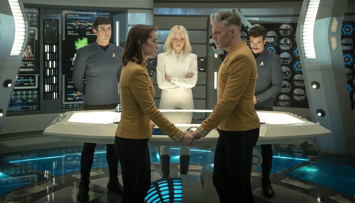 Star Trek como Pike como Batel e Enson Mount como Melani Scrofano: Strange New Worlds Season 3 Episódio 10, 