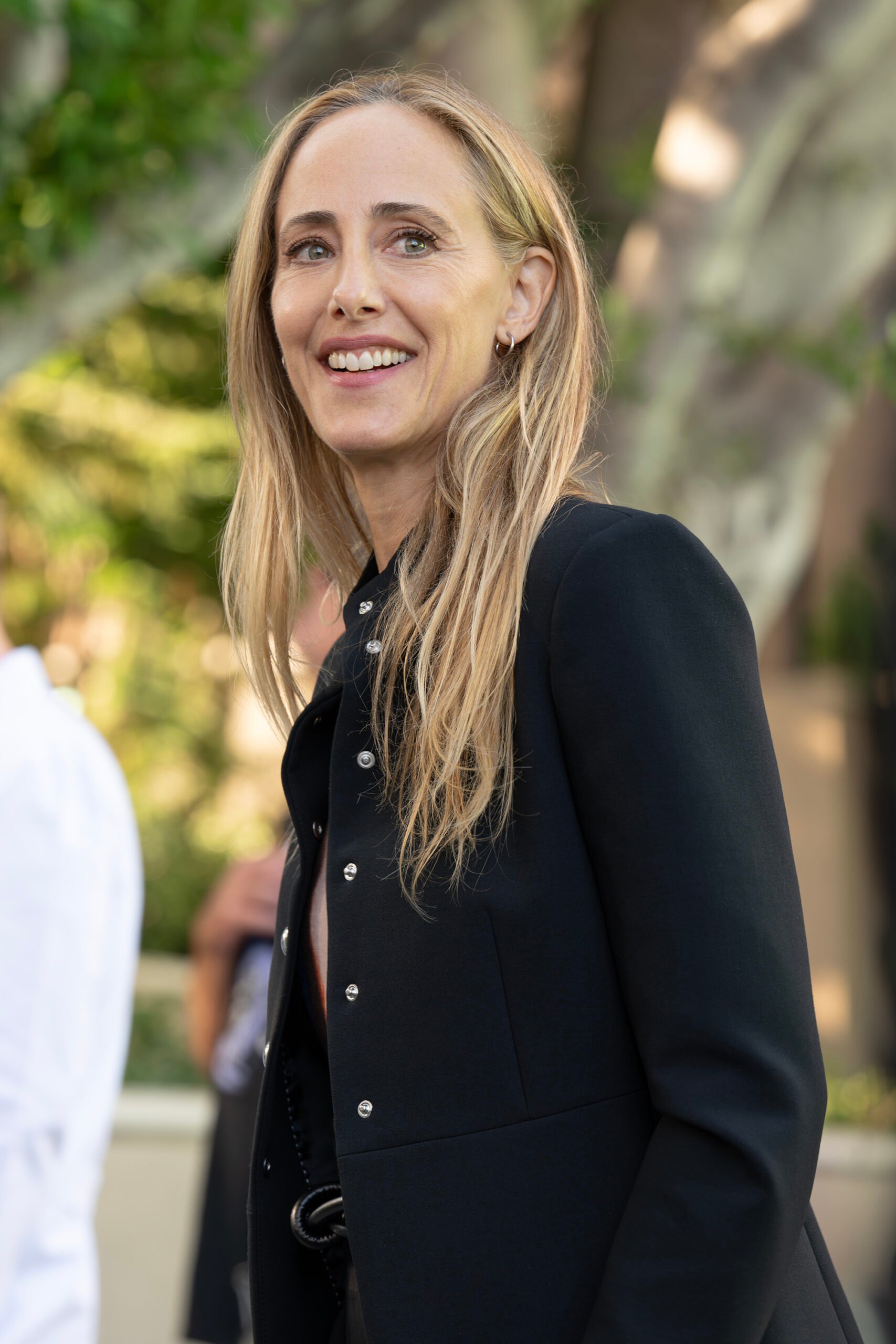 Grey's Anatomy Season 22 Episode 4 - KIM RAVER | Tell-Tale TV Grey's Anatomy Season 22 Episode 4 - KIM RAVER