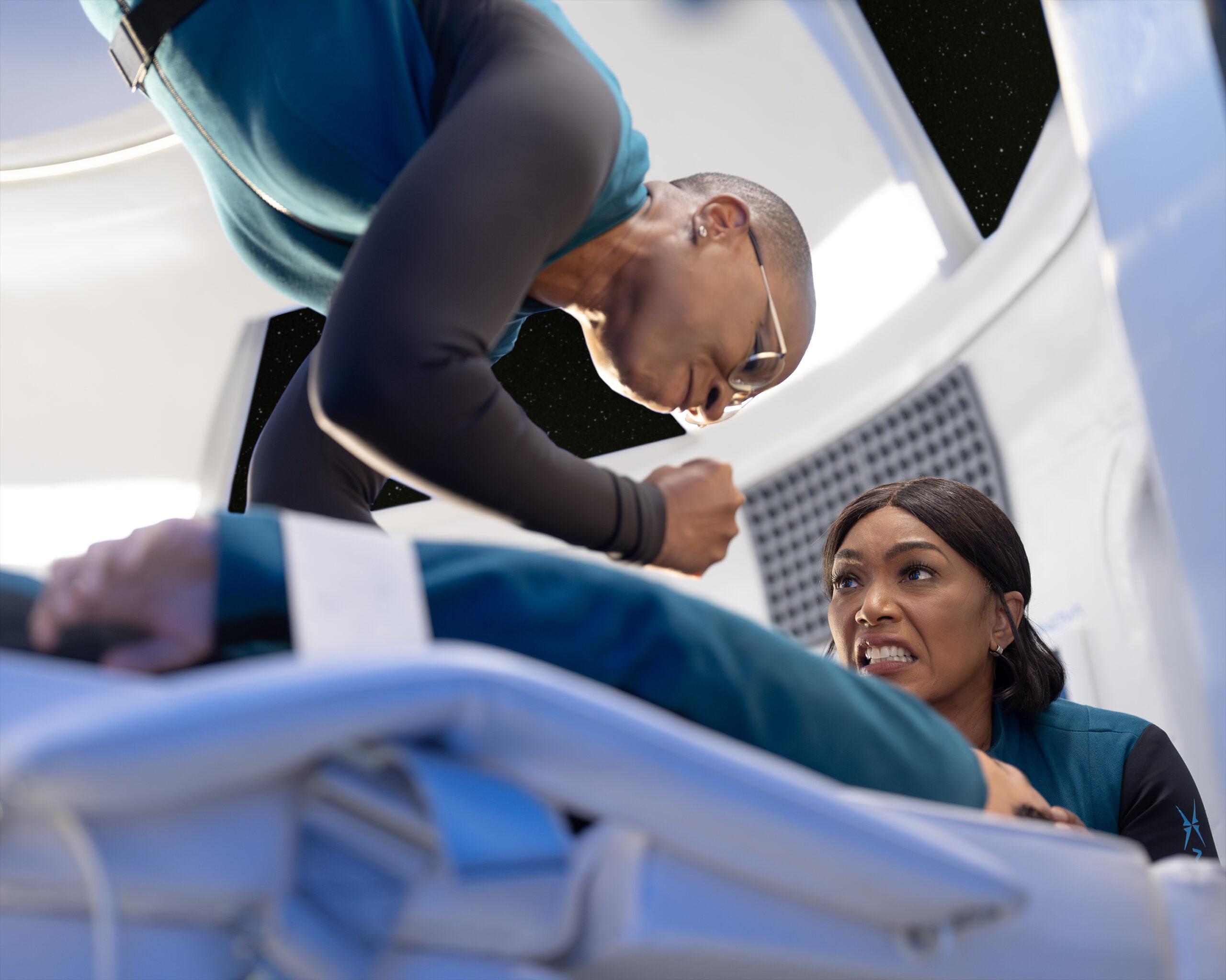 AISHA HINDS, ANGELA BASSETT