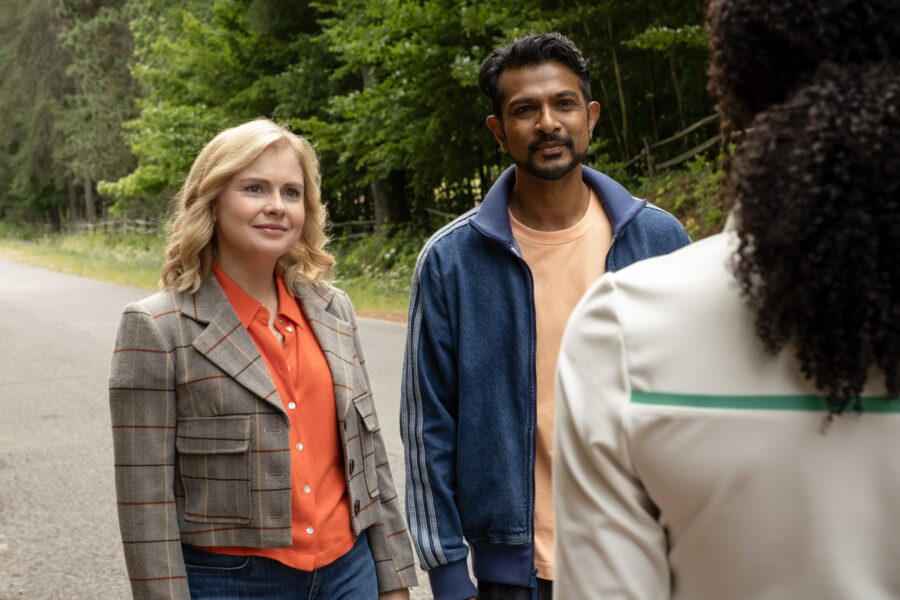 “Viking Wedding” – GHOSTS Season 5 Episode 2. Pictured (L-R): Rose McIver as Samantha and Utkarsh Ambudkar as Jay. Photo: Bertrand Calmeau/CBS ©2025 CBS Broadcasting, Inc. All Rights Reserved.