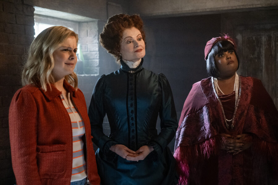 “Halloween 5: The Mummy” – GHOSTS. Pictured (L-R): Rose McIver as Samantha, Rebecca Wisocky as Hetty, and Danielle Pinnock as Alberta.