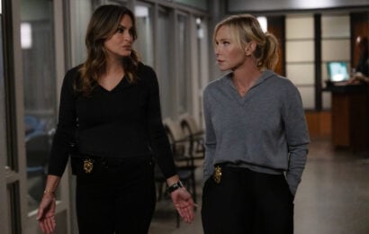 Law & Order: Special Victims Unit Season 27 Episode 4, "Clickbait," - (l-r) Mariska Hargitay as Capt. Olivia Benson and Kelli Giddish as Sgt. Amanda Rollins Law & Order: Special Victims Unit Season 27 Episode 4 Review: Clickbait 