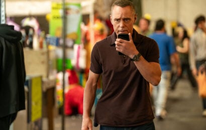 Chicago P.D. Season 13 Episode 2, "Open Wounds" - Jason Beghe as Hank Voight Chicago P.D. Season 13 Episode 1 and Episode 2 Review: Consequences / Open Wounds 