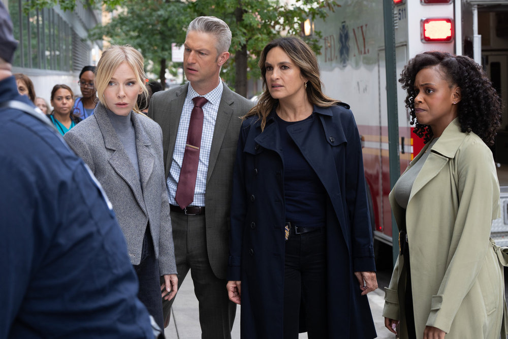 Law & Order: Special Victims Unit Season 27 Episode 6, "Under the Influence" - (l-r) Kelli Giddish as Sgt. Amanda Rollins, Peter Scanavino as ADA Dominick "Sonny" Carisi Jr., Mariska Hargitay as Capt. Olivia Benson, and Aimé Donna Kelly as Capt. Renee Curry
