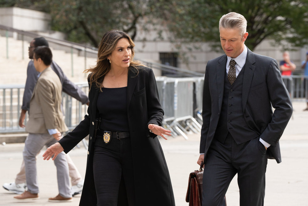 Law & Order: Special Victims Unit Season 27 Episode 6, "Under the Influence" - (l-r) Mariska Hargitay as Capt. Olivia Benson and Peter Scanavino as ADA Dominick "Sonny" Carisi Jr.