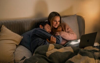 Nobody Wants This. (L to R) Adam Brody as Noah, Kristen Bell as Joanne in episode 201 of Nobody Wants This. Nobody Wants This Season 2 Episode 7-10 Review: When You Know, You Know/A Better Rabbi/Crossroads/When Noah Met Joanne 