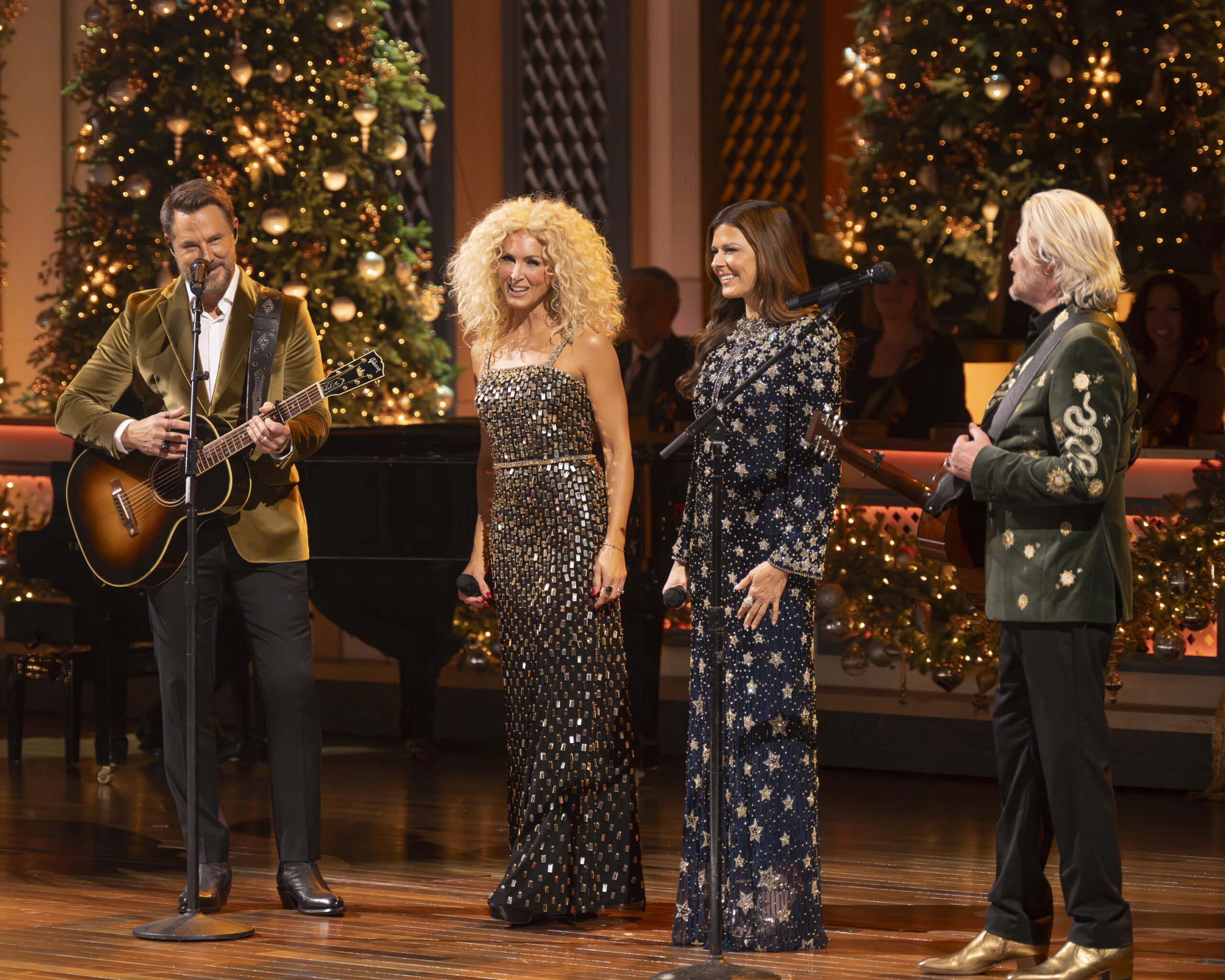 CMA Country Christmas - LITTLE BIG TOWN
