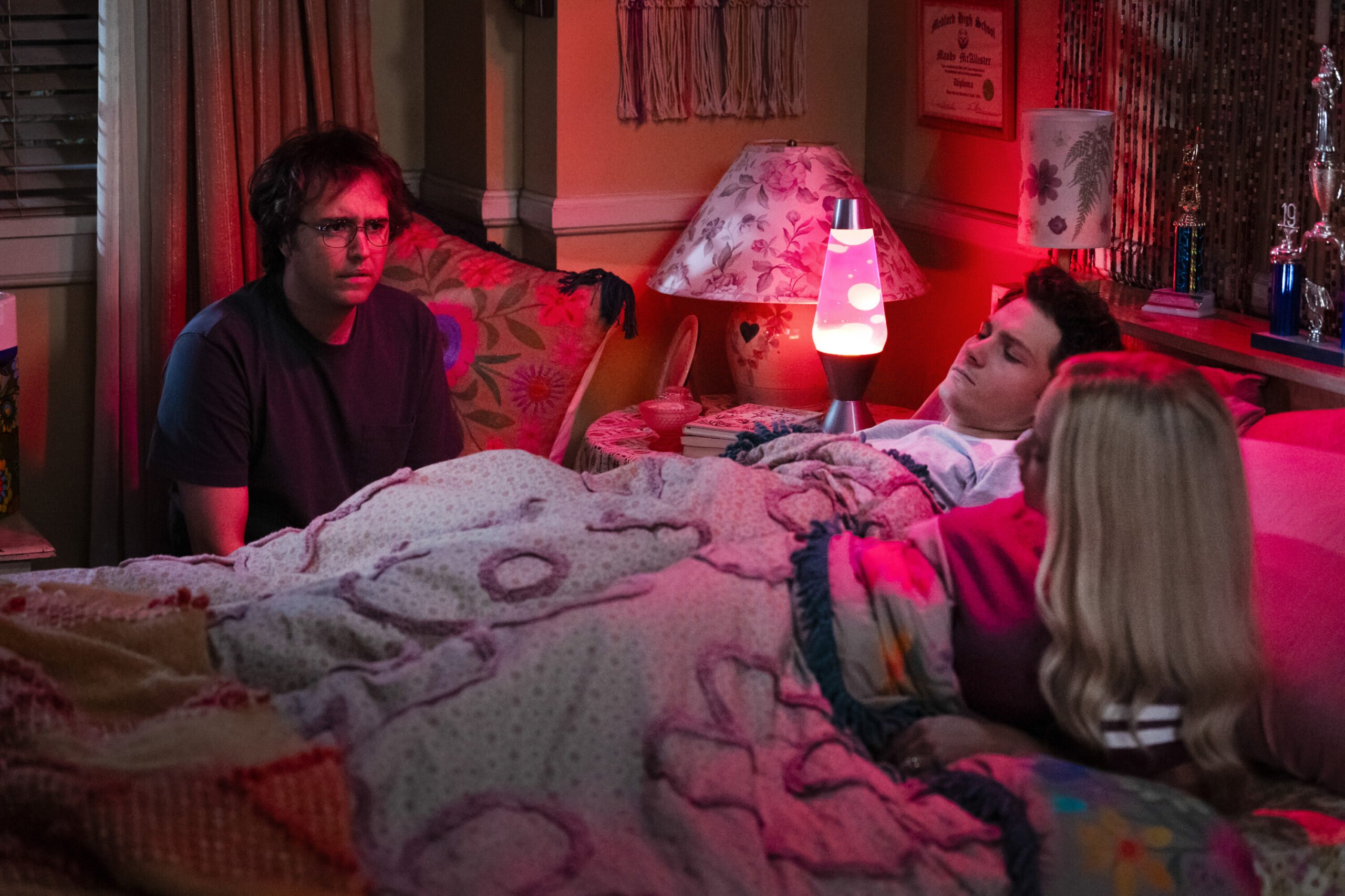 Georgie & Mandy's First Marriage Season 2 Episode 6, "Heartbreak and the Refuge of the Downtrodden" - (l-r) Dougie Baldwin as Connor, Montana Jordan as Georgie, and Emily Osment as Mandy