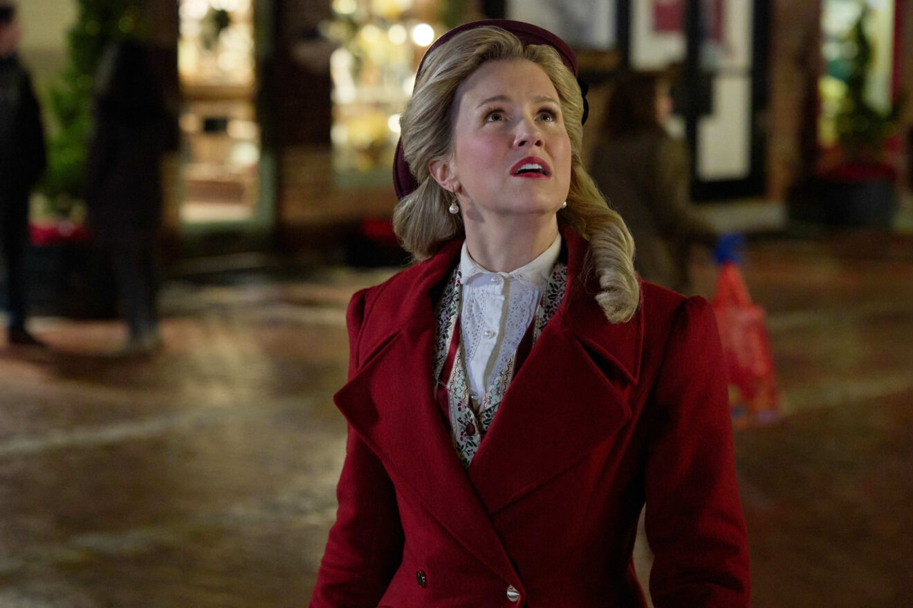 A Newport Christmas Ginna Claire Mason and Wes Brown Tease a Timeless