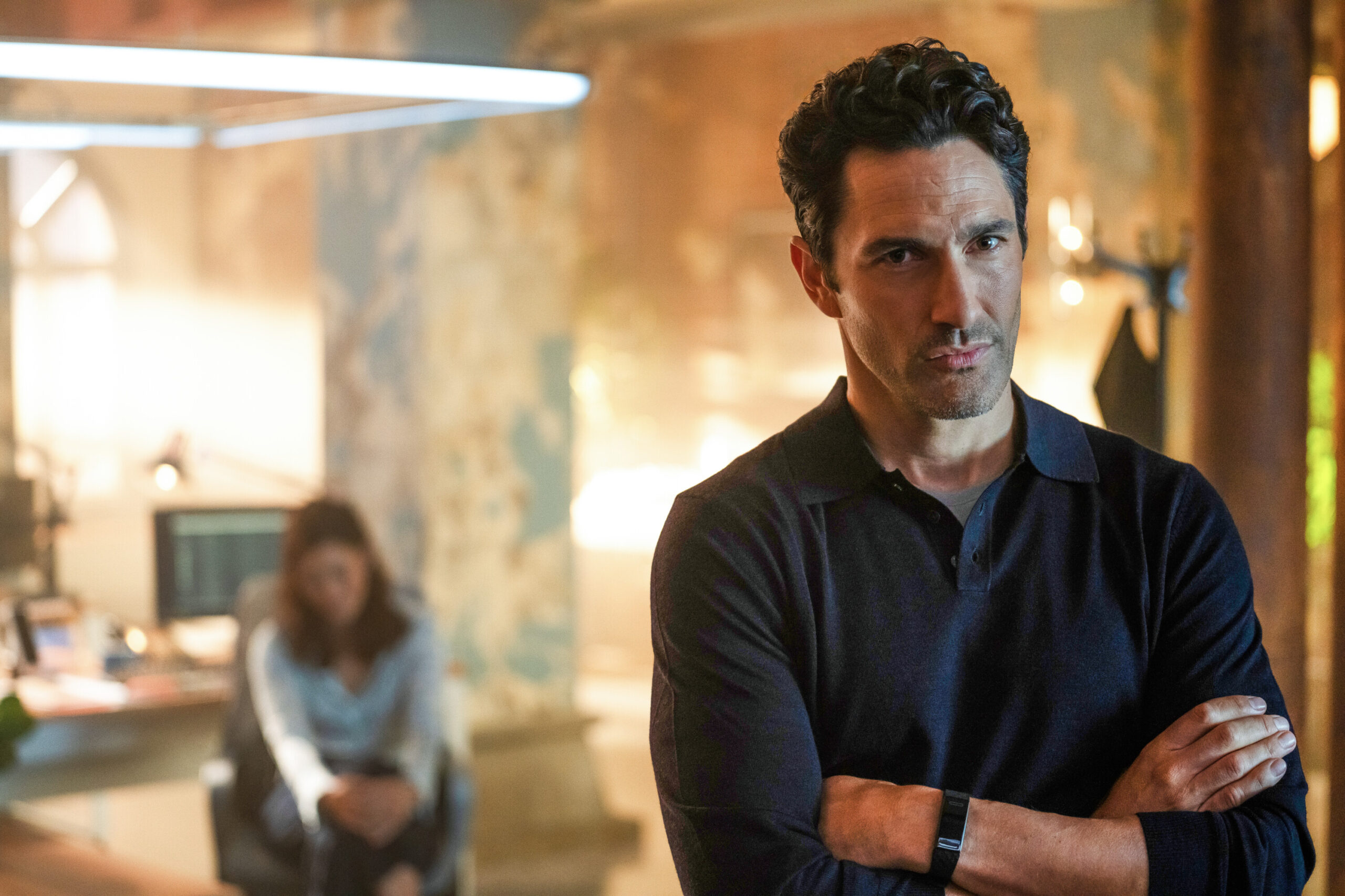 Livi olha para o médico. televisão reveladora livi olha para o médico