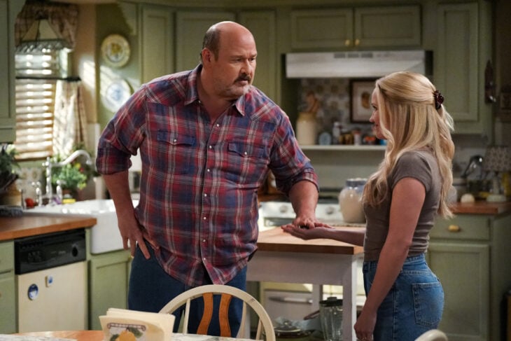 A Bus Bench and Faith out the Wazoo | Tell-Tale TV Georgie & Mandy's First Marriage Season 2 Episode 7, "A Bus Bench and Faith out the Wazoo" - (l-r) Will Sasso as Jim and Emily Osment as Mandy Georgie & Mandy’s First Marriage Season 2 Episode 7 Review: A Bus Bench and Faith out the Wazoo