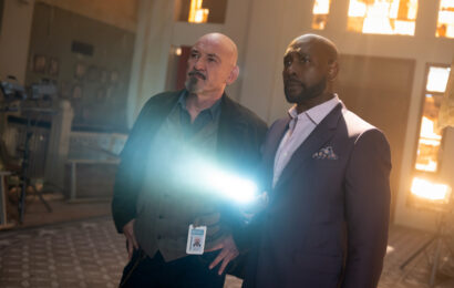 Watson Season 2 Episode 10, "Never Been CRISPR'd" - (l-r) Ritchie Coster as Shinwell Johnson and Morris Chestnut as Dr. John Watson Watson Season 2 Episode 10 Review: Never Been CRISPR’d 