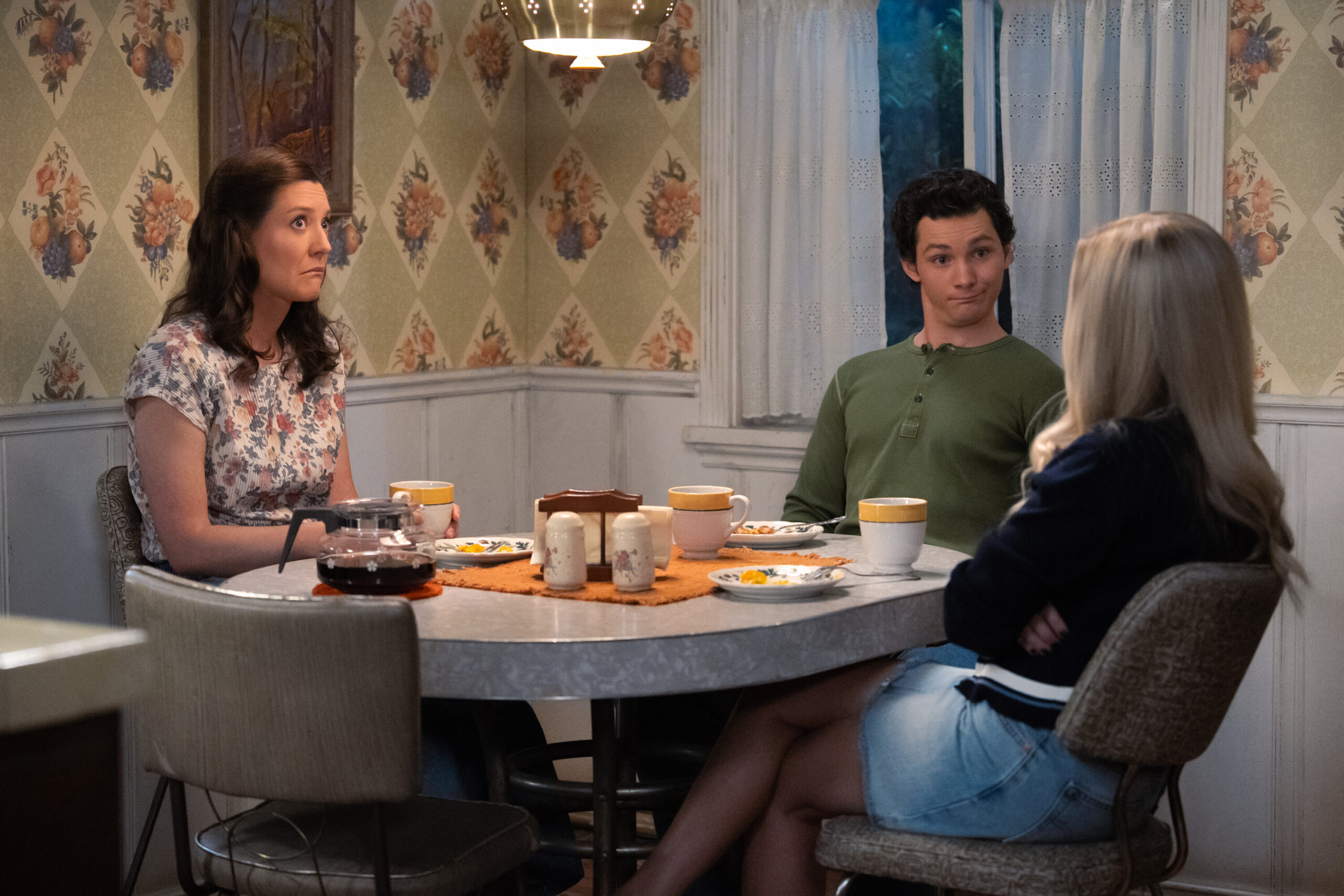 Georgie & Mandy's First Marriage Season 2 Episode 8, "Bitin', Spankin' and a Load of Yankee Psychobabble" - (l-r) Zoe Perry as Mary, Montana Jordan as Georgie, and Emily Osment as Mandy