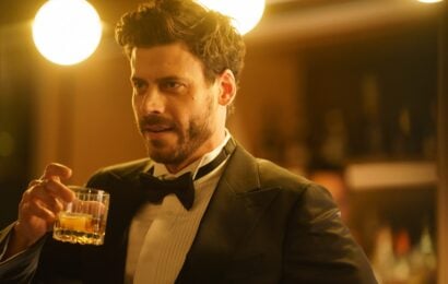 Heated-Rivalry Season 1 Episode 1, "Rookies" - Francois Arnaud as Scott Hunter Heated Rivalry Season 1 Episode 3 Review: Hunter 