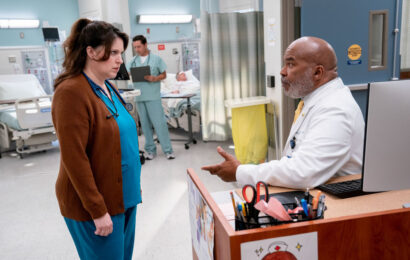 St. Denis Medical Season 2 Episode 7, "No Wonder His Kidney Wants Out" - (l-r) Allison Tolman as Alex and David Alan Grier as Dr. Ron St. Denis Medical Season 2 Episode 7 Review: No Wonder His Kidney Wants Out 