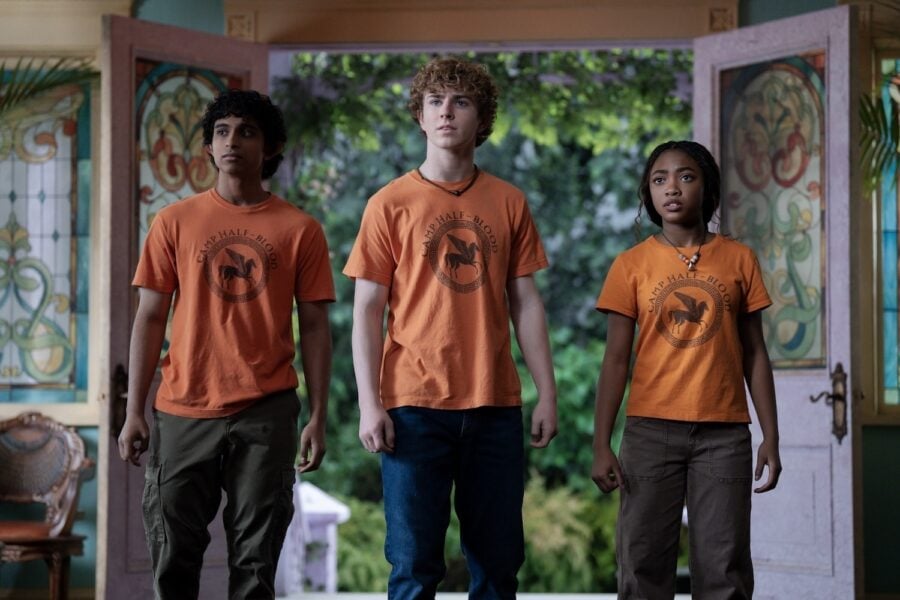 Percy Jackson e os Olimpianos 2ª temporada, episódio 8 – Walker Scobell como Percy Jackson, Aryan Simhadri como Grover Underwood, Leah Jefferies como Annabeth Chase (foto cortesia da Disney) | televisão reveladora Percy Jackson e os Olimpianos 2ª temporada, episódio 8 - Walker Scobell como Percy Jackson, Aryan Simhadri como Grover Underwood, Leah Jefferies como Annabeth Chase (foto cortesia da Disney)