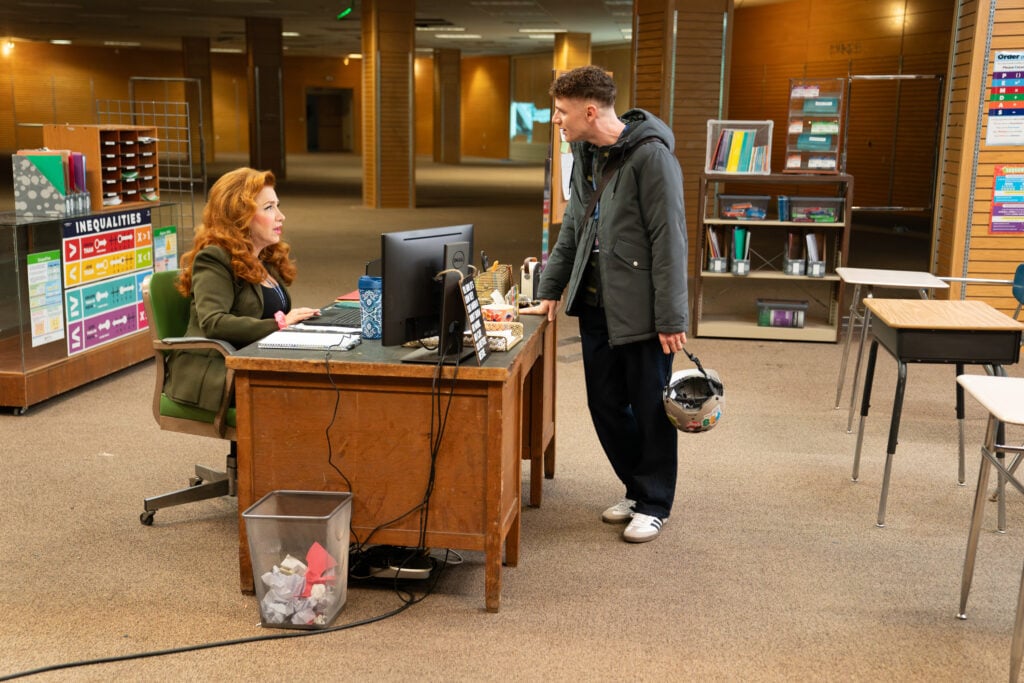 Abbott Elementary, temporada 5, episódio 10, Lisa Ann Walter, Chris Perfetti no shopping, parte 2: perguntas e preocupações 