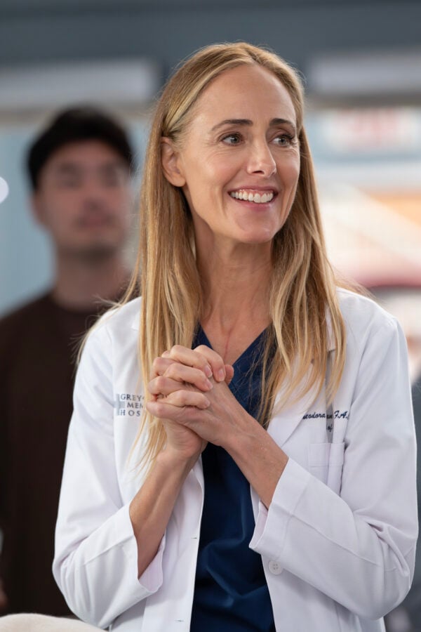 Grey's Anatomy Season 22 Episode 8 - KIM RAVER