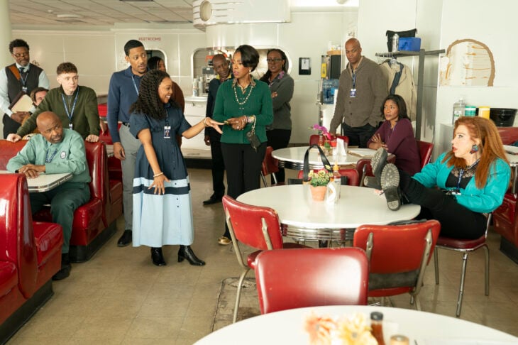 WILLIAM STANFORD DAVIS, CHRIS PERFETTI, TYLER JAMES WILLIAMS, QUINTA BRUNSON, SHERYL LEE RALPH, LISA ANN WALTER | Tell-Tale TV WILLIAM STANFORD DAVIS, CHRIS PERFETTI, TYLER JAMES WILLIAMS, QUINTA BRUNSON, SHERYL LEE RALPH, LISA ANN WALTER Abbott Elementary Season 5 Episode 11 Review: Mall Part 3: Heroes