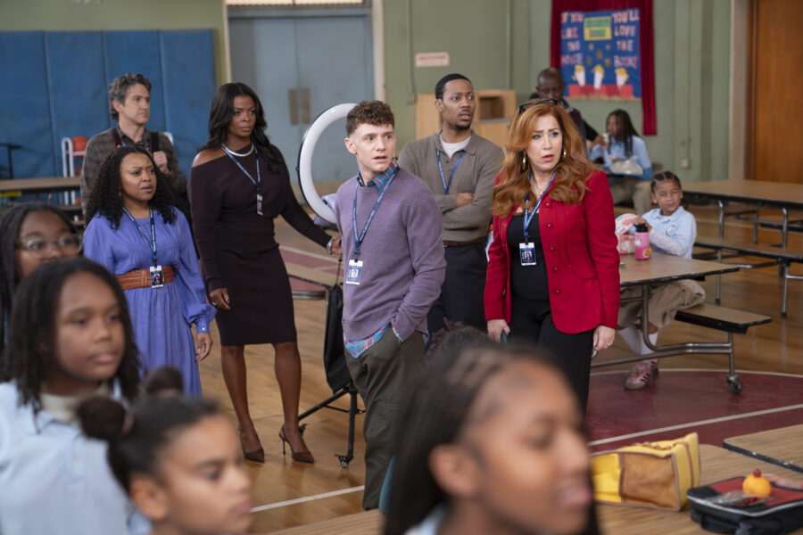 QUINTA BRUNSON, JANELLE JAMES, CHRIS PERFETTI, TYLER JAMES WILLIAMS, LISA ANN WALTER | Tell-Tale TV QUINTA BRUNSON, JANELLE JAMES, CHRIS PERFETTI, TYLER JAMES WILLIAMS, LISA ANN WALTER Abbott Elementary Season 5 Episode 12 Preview: Picture Day