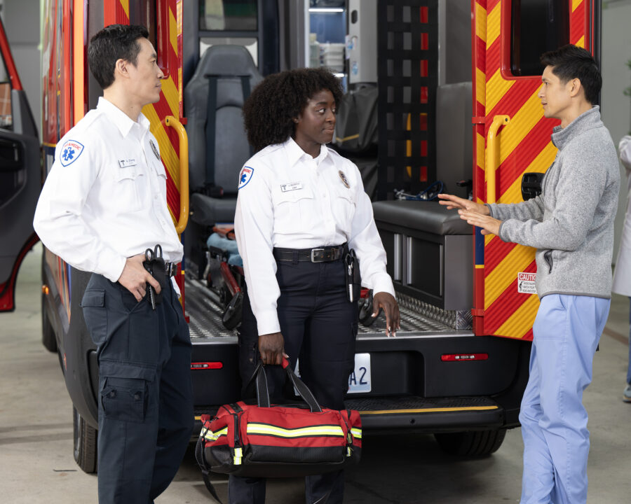 Grey's Anatomy Temporada 22 Episódio 10 - Stephen Ouyang, ITO Aghayere, Harry Shum Jr.