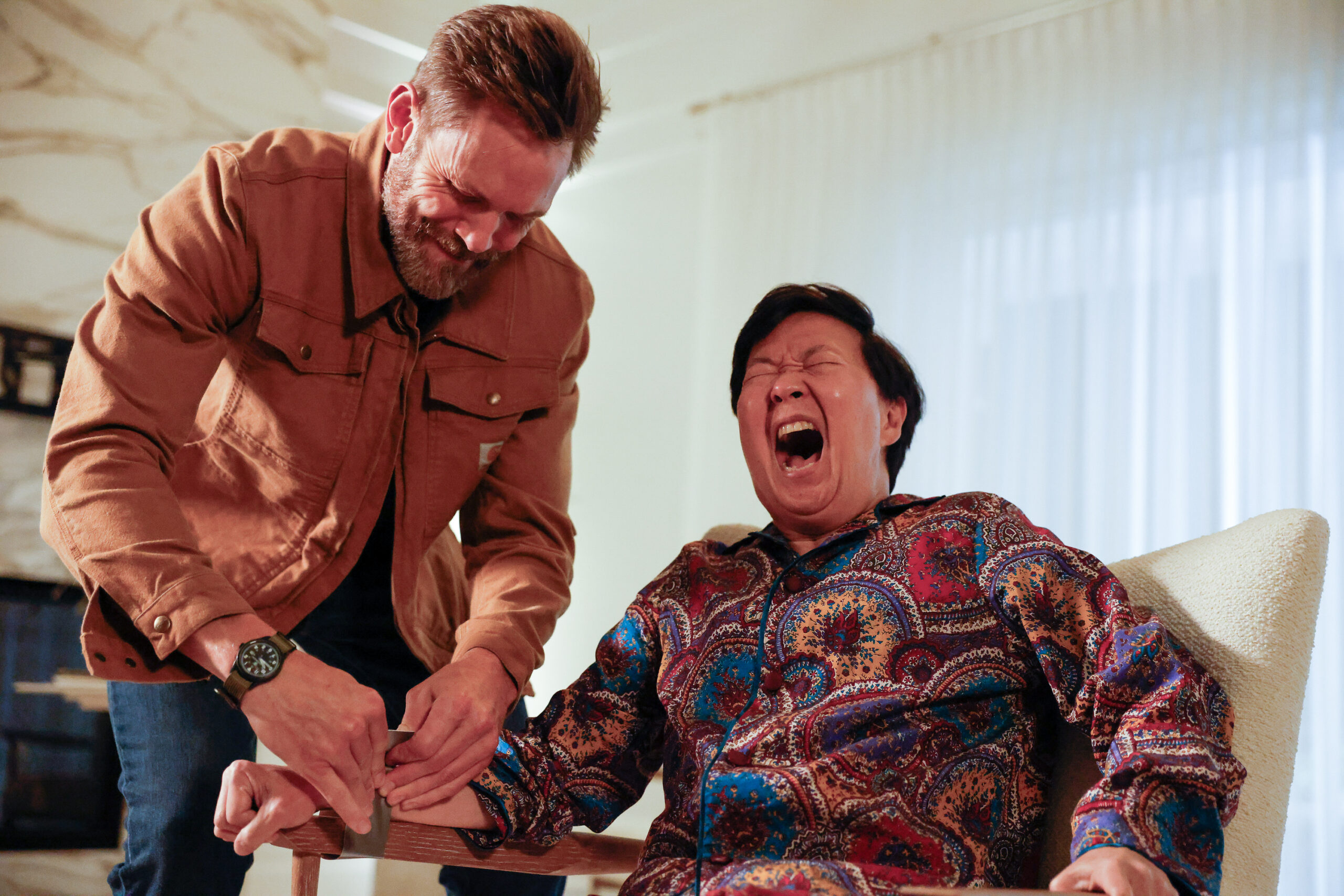 Animal Control Season 4 Episode 4, "Lost Dogs and Bar Flies" -- Joel McHale and Ken Jeong