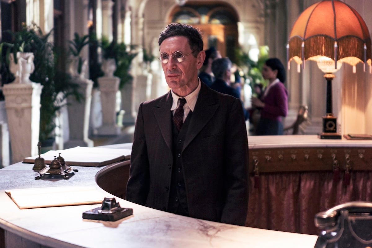 tv reveladora de livros estudioso