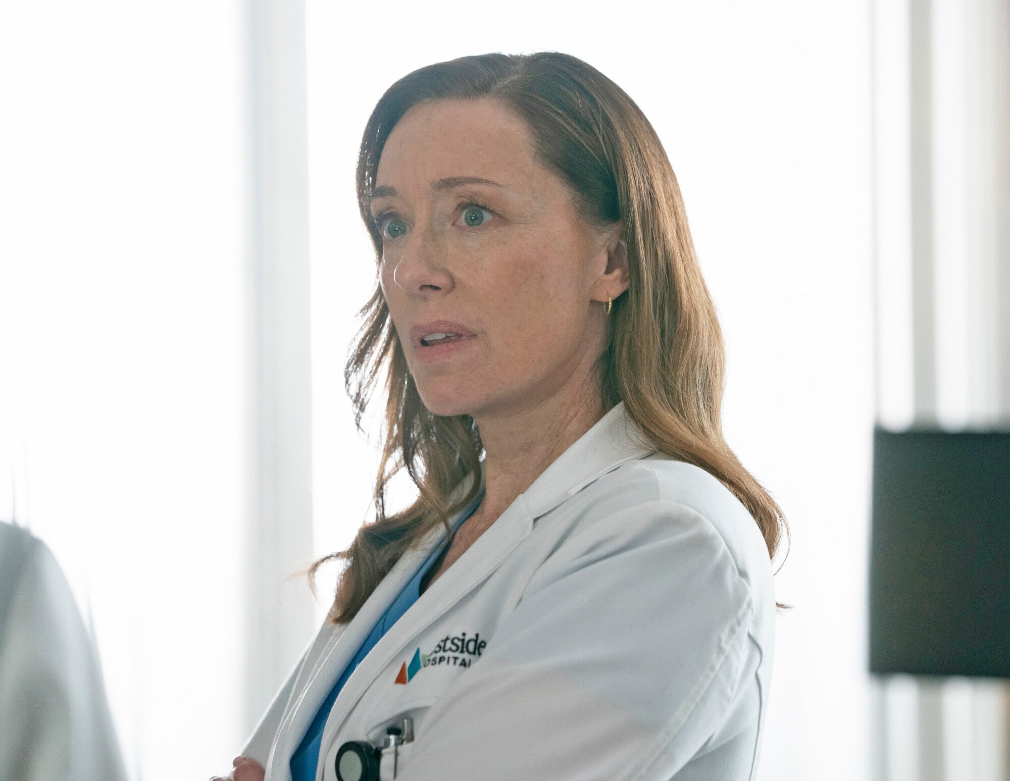 Uma foto do episódio 12 da 2ª temporada de Molly Parker's Doc.
