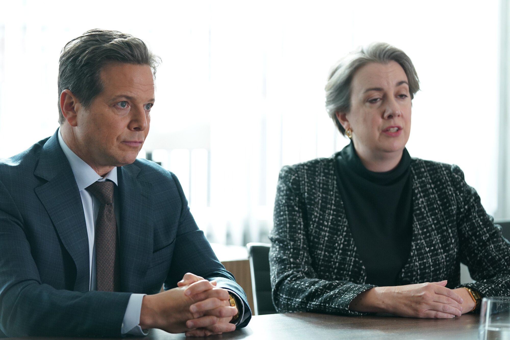 Uma foto do episódio 12 da 2ª temporada do Doc de Scott Wolf.