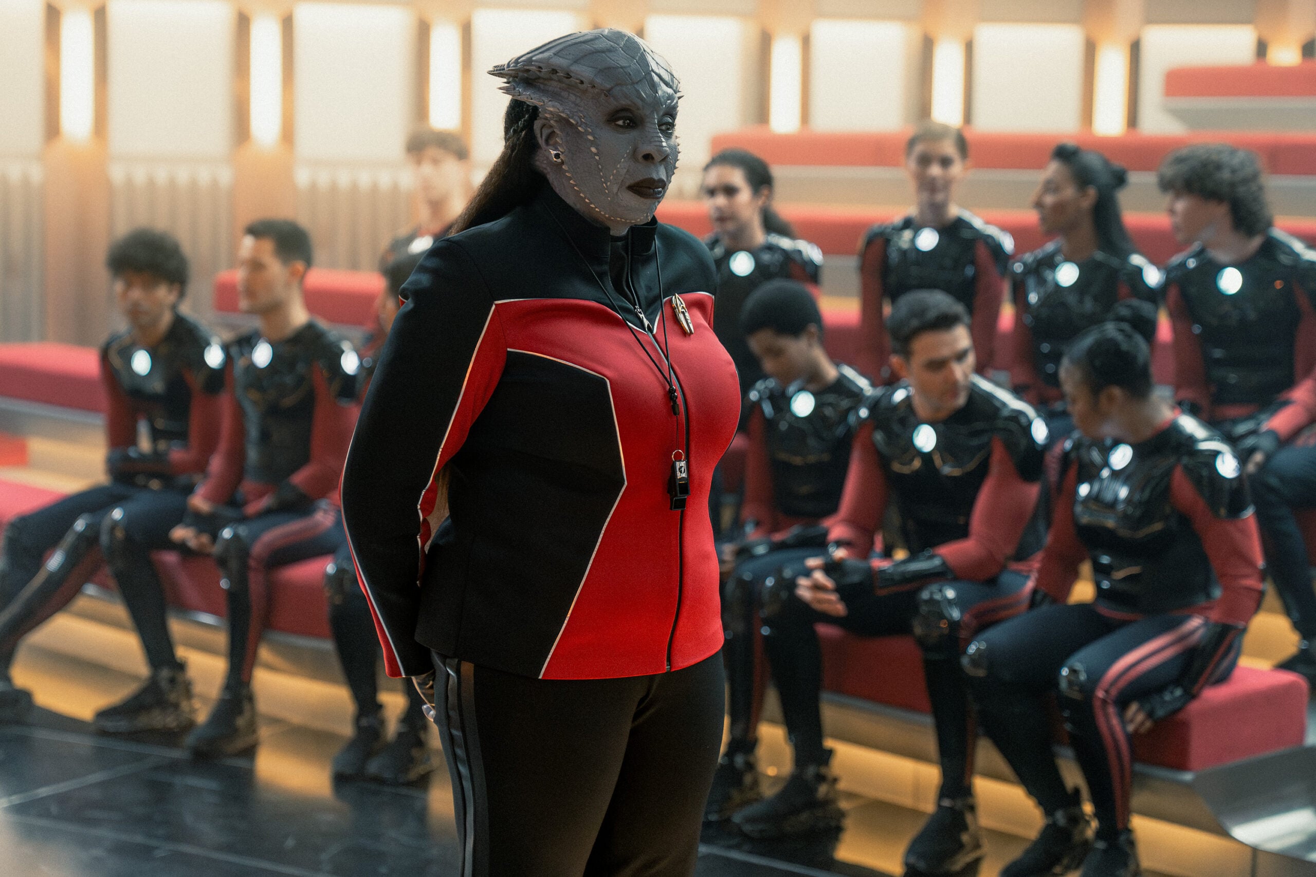 Still from Star Trek: Starfleet Academy Season 1 Episode 3 of Gina Yashere as Lura.