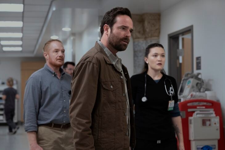 The Pitt Season 2 Episode 3 - Becca Blackwell, Patrick Mulvey Isa Briones (Warrick Page/HBOMAX) | Tell-Tale TV Santos takes Benny to his daughter, Kylie is excited to see her father. Dylan wants to talk to Benny in private & they discover it's probably ITP. The Pitt Season 2 Episode 3 Review: 9:00 AM