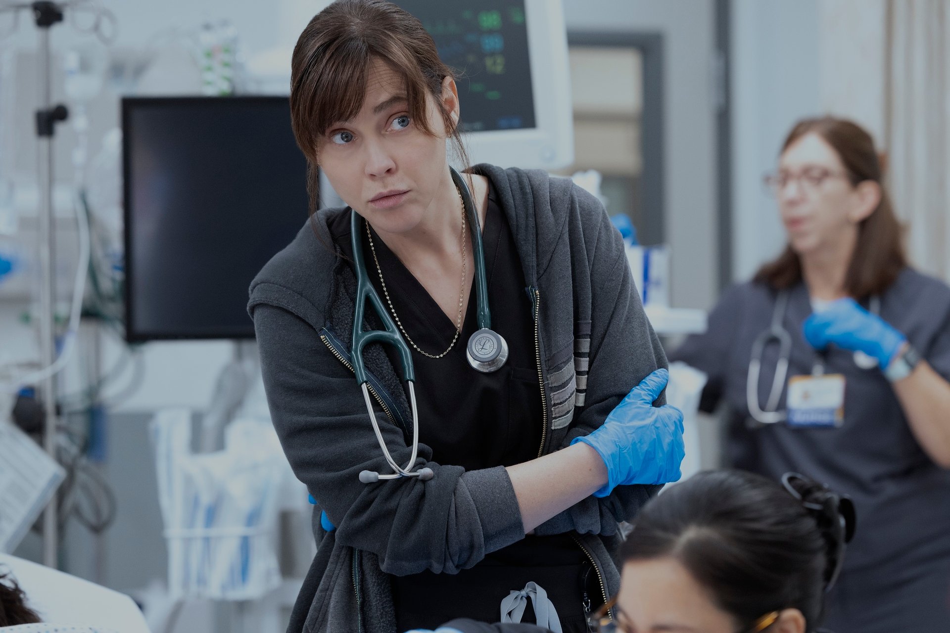 The Pit Temporada 4, Episódio 4 - Fiona Dourif (Warrick Page/HBOMax) | televisão reveladora The Pit, temporada 4, episódio 4 - Fiona Dourif (Warrick Page/HBOMax)