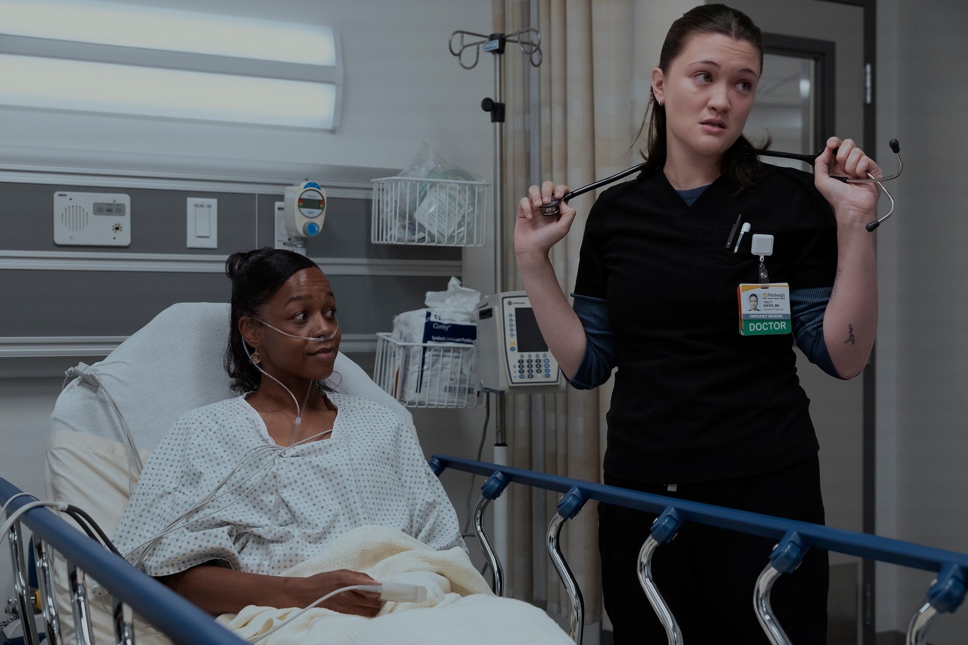 The Pit Temporada 4 Episódio 4 - Encontrando Relent, Isa Briones (Warrick Paige/BOMA) | revelador The Pit, temporada 4, episódio 4 - Finding Relent, Jesus Briony (Warrick Page/Haymax)