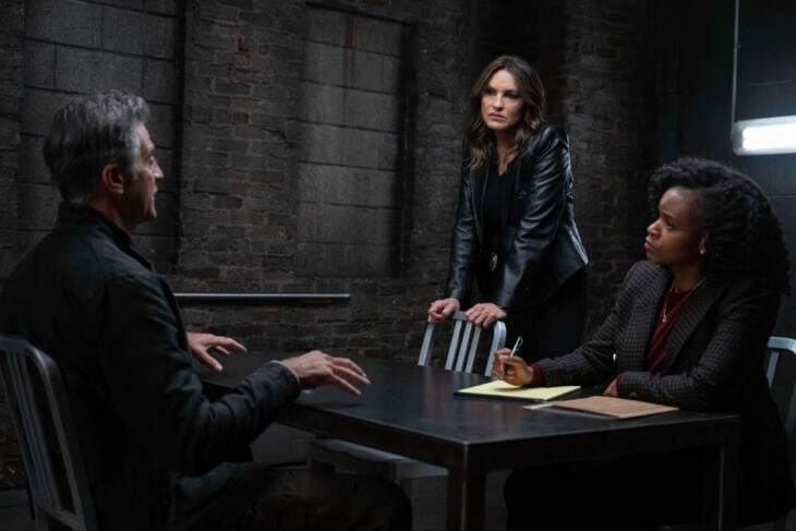 Ross Partridge as Robbie Miller, Mariska Hargitay as Capt. Olivia Benson, Aimé Donna Kelly as Capt. Renee Curry in the interrogation room.