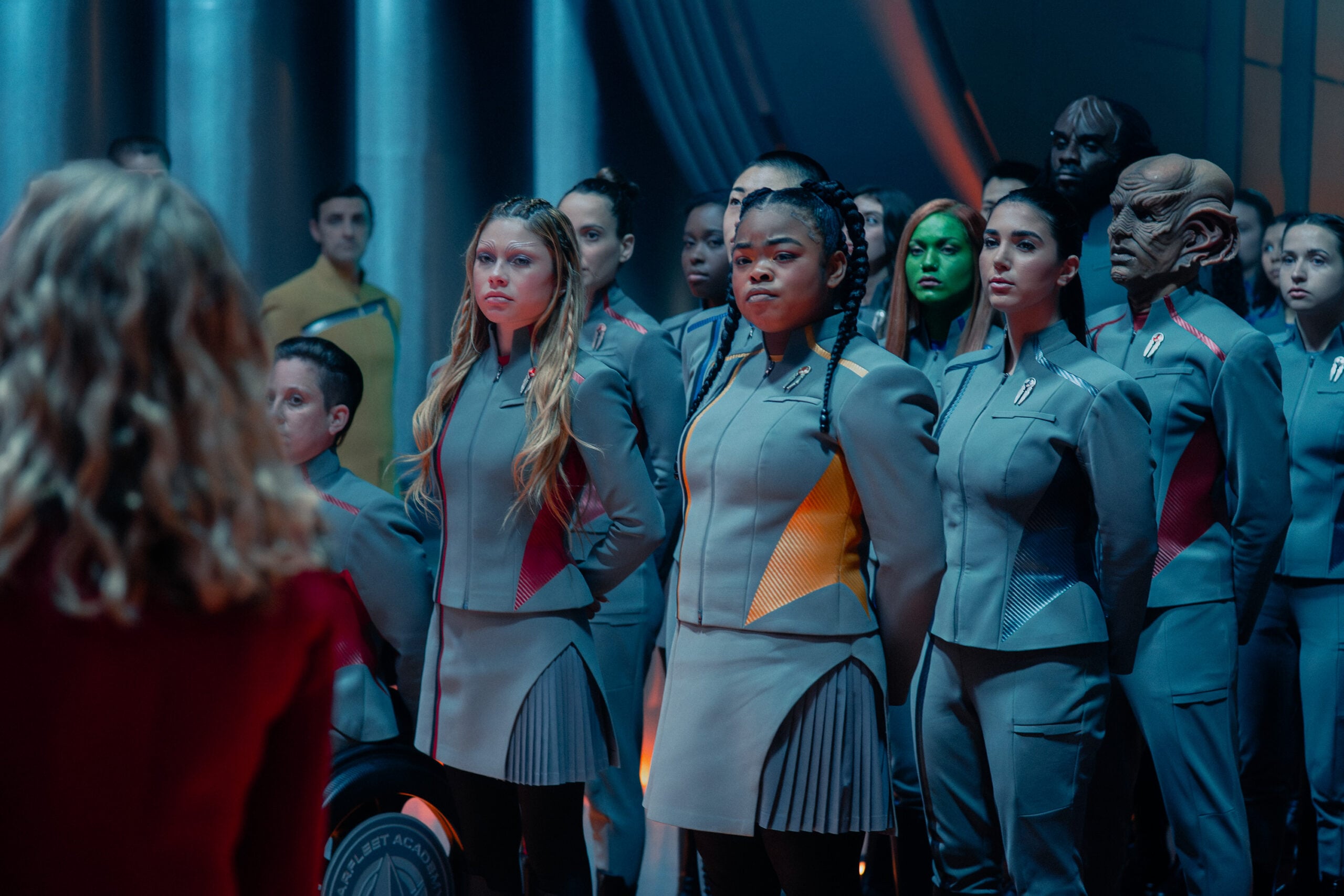 Still from Star Trek: Starfleet Academy Season 1 Episode 6 of Bella Shepard as Genesis and Kerrice Brooks as SAM pictured from left to right.
