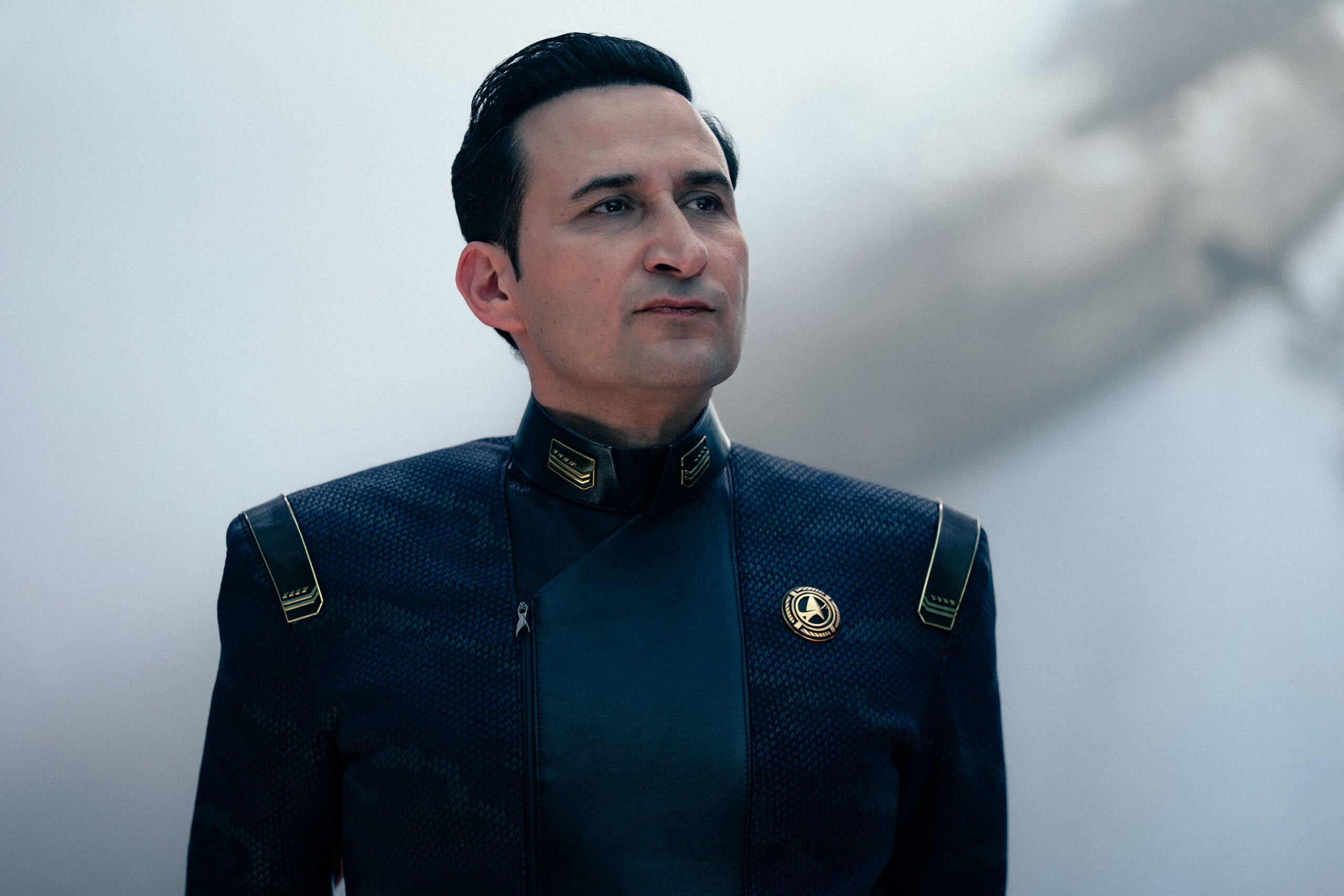 Still from Star Trek Season 1 Episode 6 of Raoul Bhaneja as Commander Kelric.