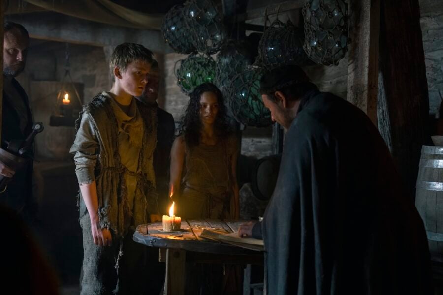 Um Cavaleiro dos Sete Reinos, temporada 1, episódio 5 – Bamber Todd, Chloe Lee (foto de Stephen Hill/HBO) | televisão reveladora A Knight of the Seven Kingdoms, temporada 1, episódio 5 - Bamber Todd, Chloe Lee (foto de Stephen Hill / HBO)