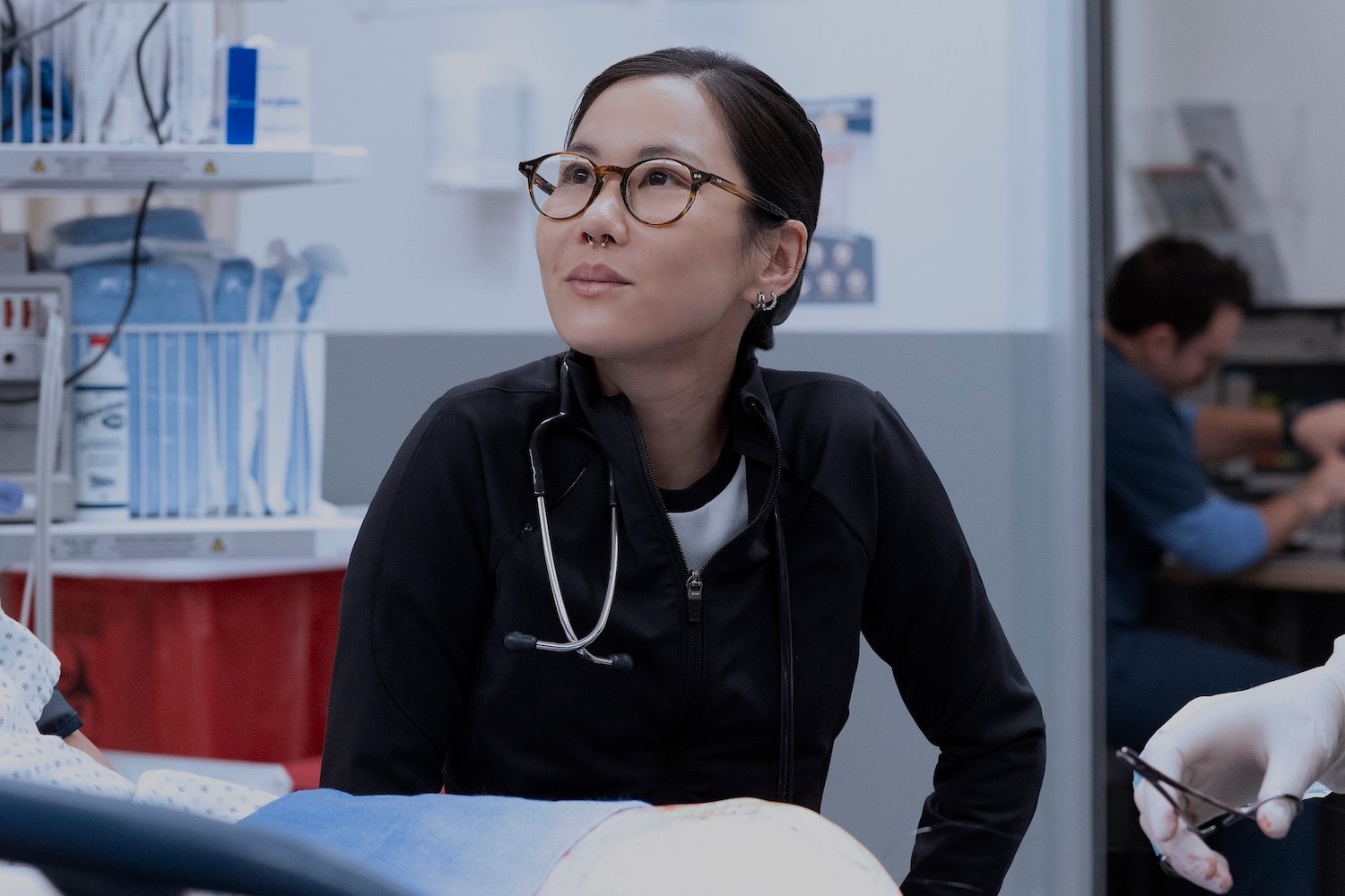 Os médicos expressam seus interesses médicos primários. O motociclista Brandon vai voltar a andar de bicicleta.